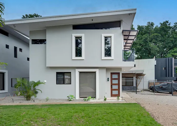 5 Mi To Ocean: 2-unit Gold Coast Getaway!