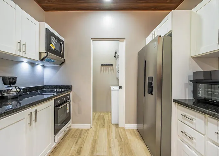 5 Mi To Ocean: 2-unit Gold Coast Getaway! Сasa de vacaciones Playa Avellana